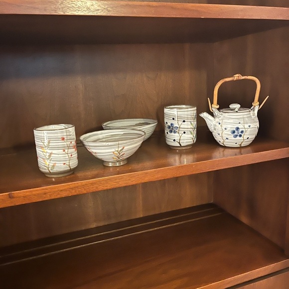 Blue and Brown Ceramic Art Collection with Traditional Patterns - Picture 2 of 3